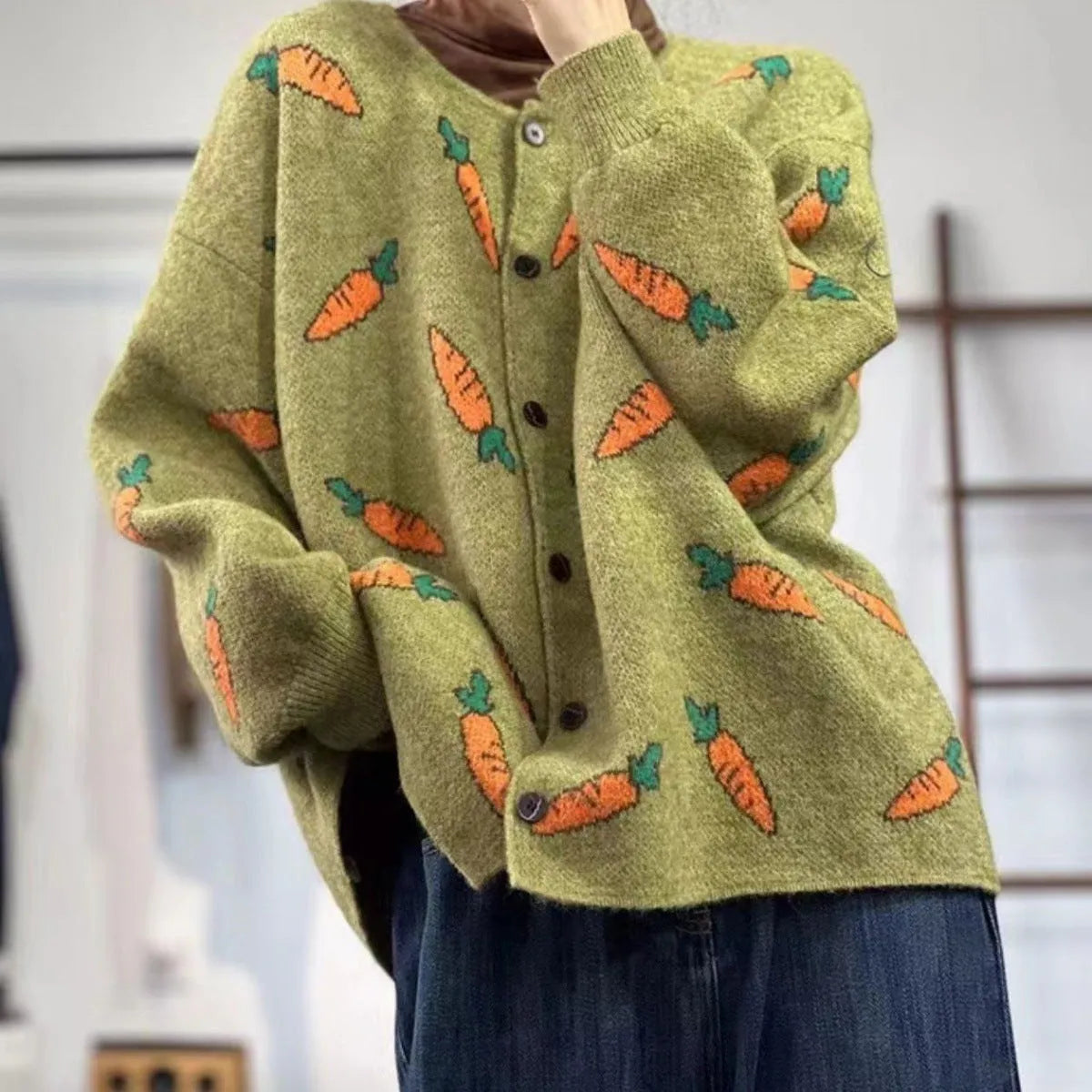 Round neck loose cardigan sweater with Mori artistic printing and colour contrast design
