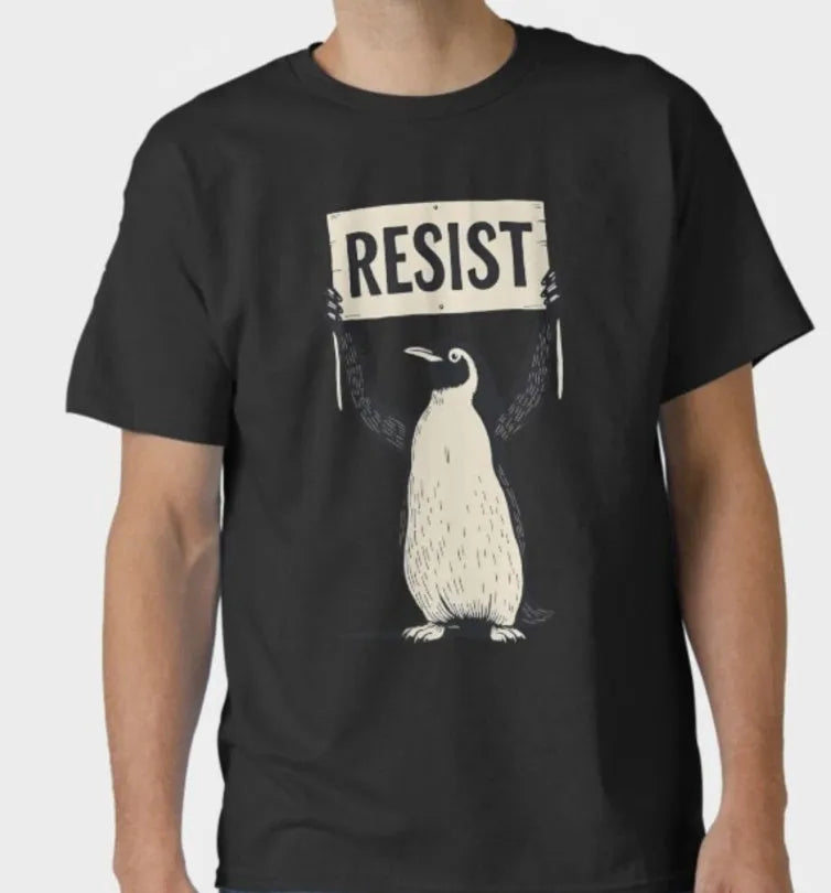 Straight cut cotton summer t-shirt in black, green or white with short sleeves and round neck