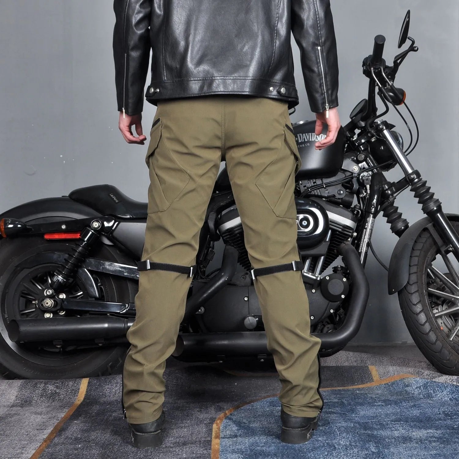 Motorcycle waterproof cycling trousers in black or green with included belt and protective gear