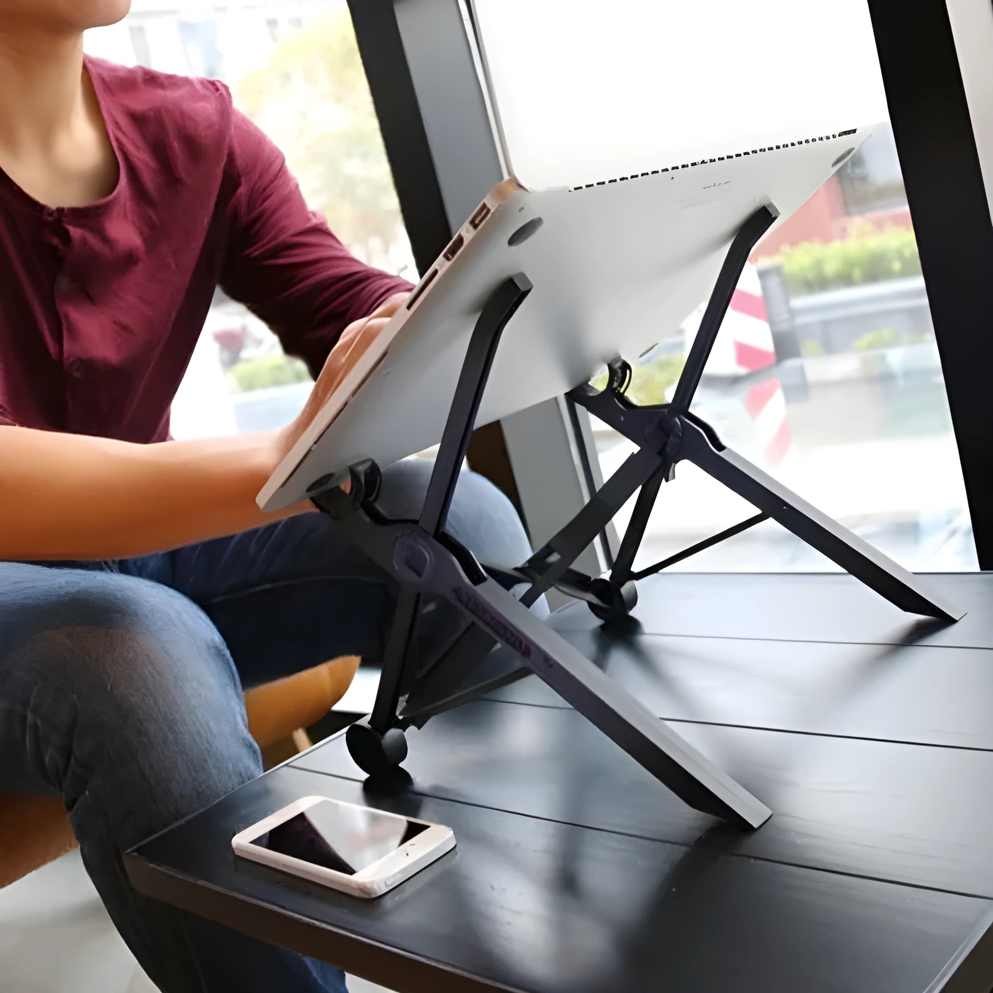 Portable folding computer bracket with adjustable height in sagacious black colour