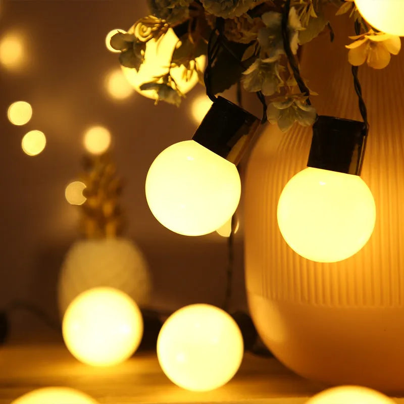10 metre solar decorative string lights with 40 LED bulbs on black wire for outdoor tent decoration
