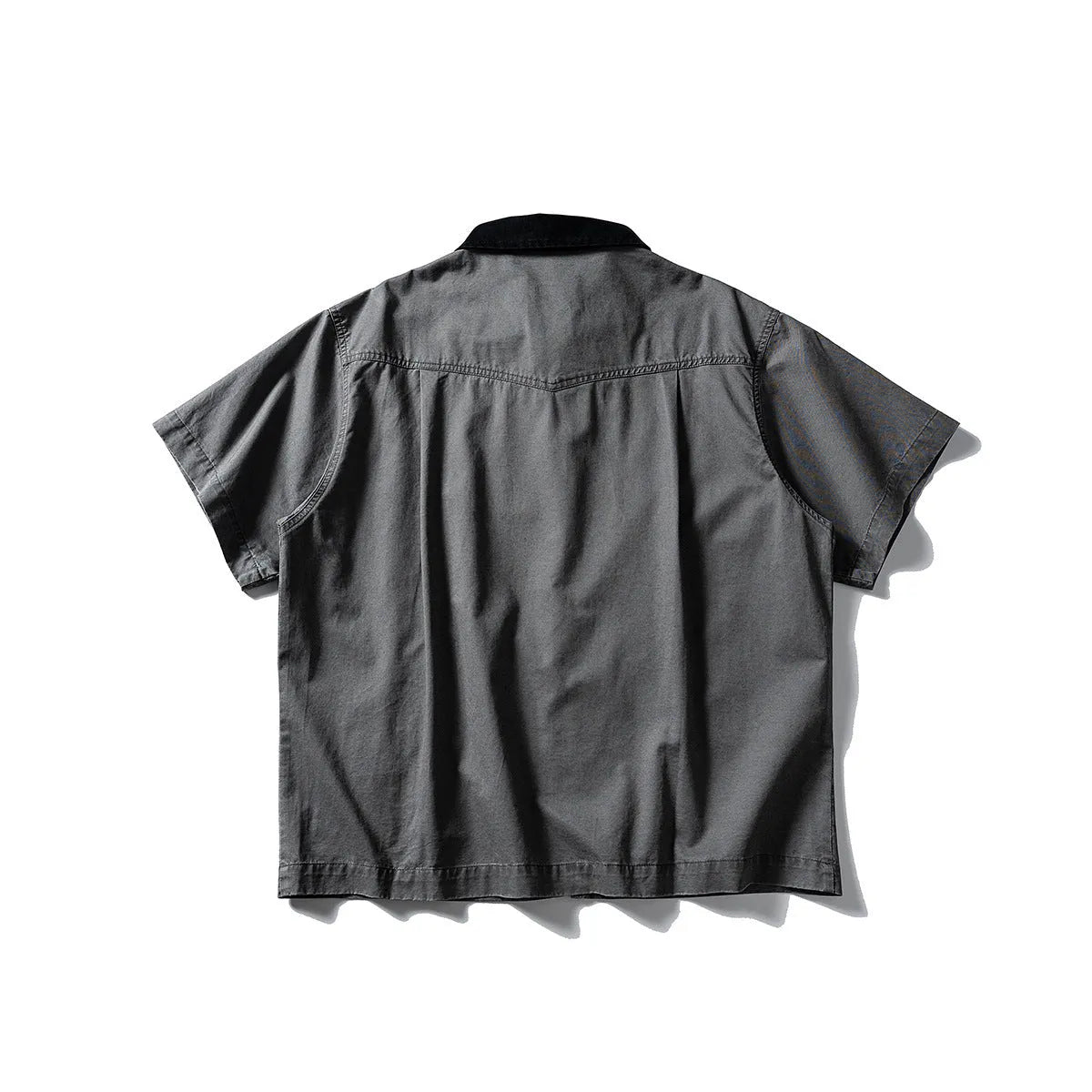 Men's khaki cotton short-sleeve overalls shirt with cardigan front and loose fit