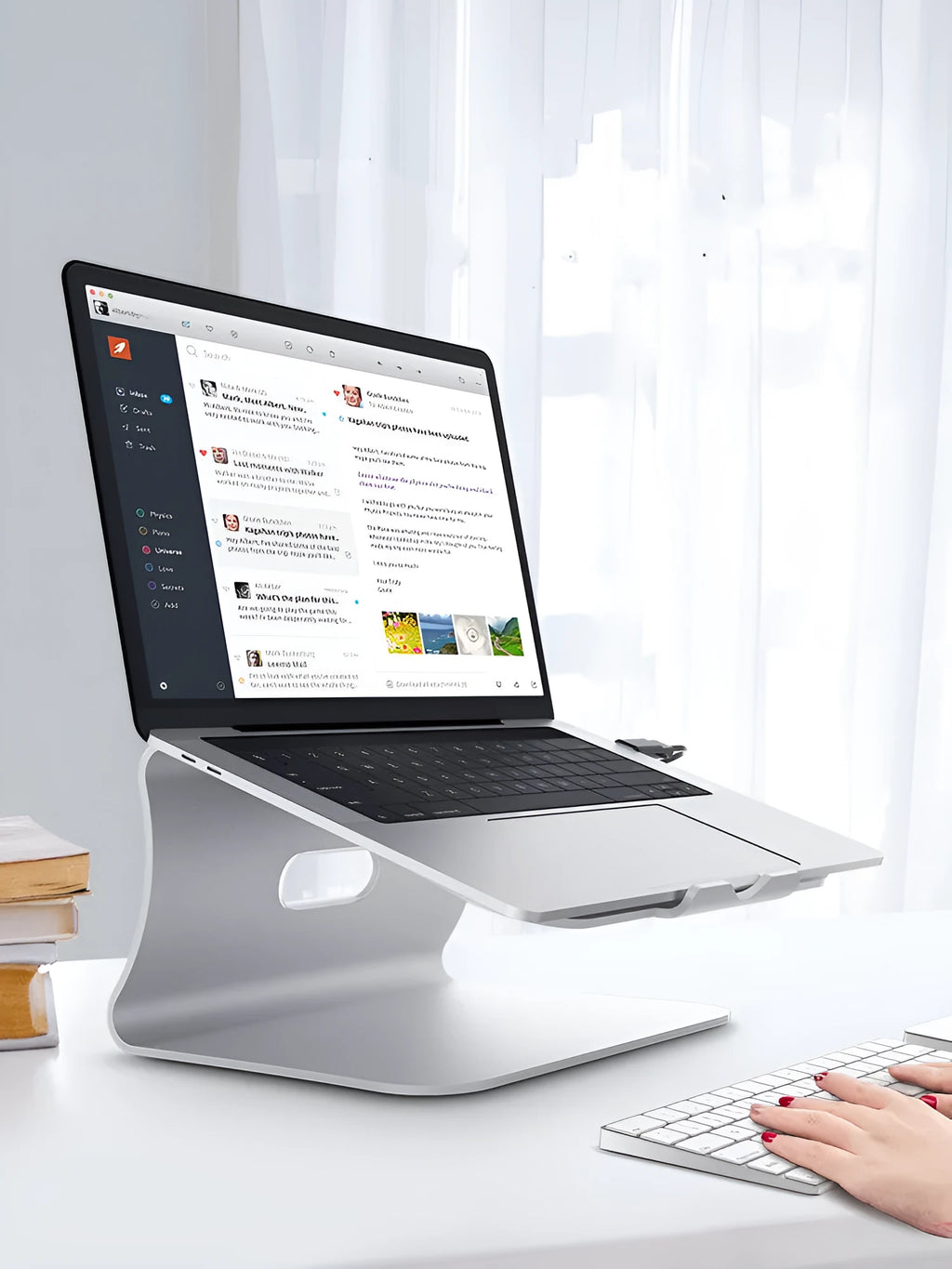 Aluminium notebook cooling bracket with rotary design in grey and silver colour options