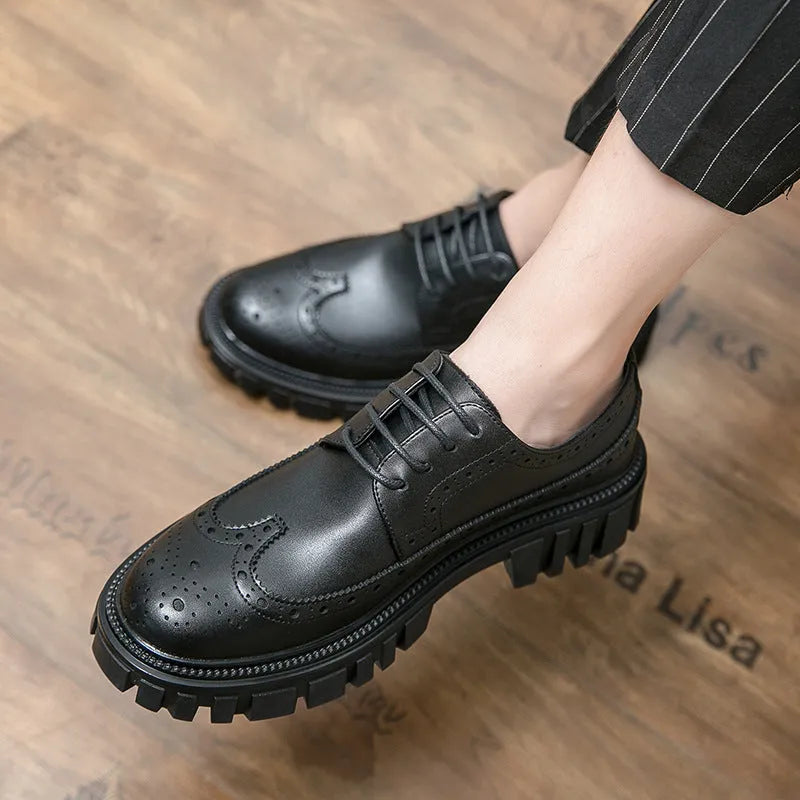 Men's fashion business brogue shoes in solid colour with round toe and breathable PU upper