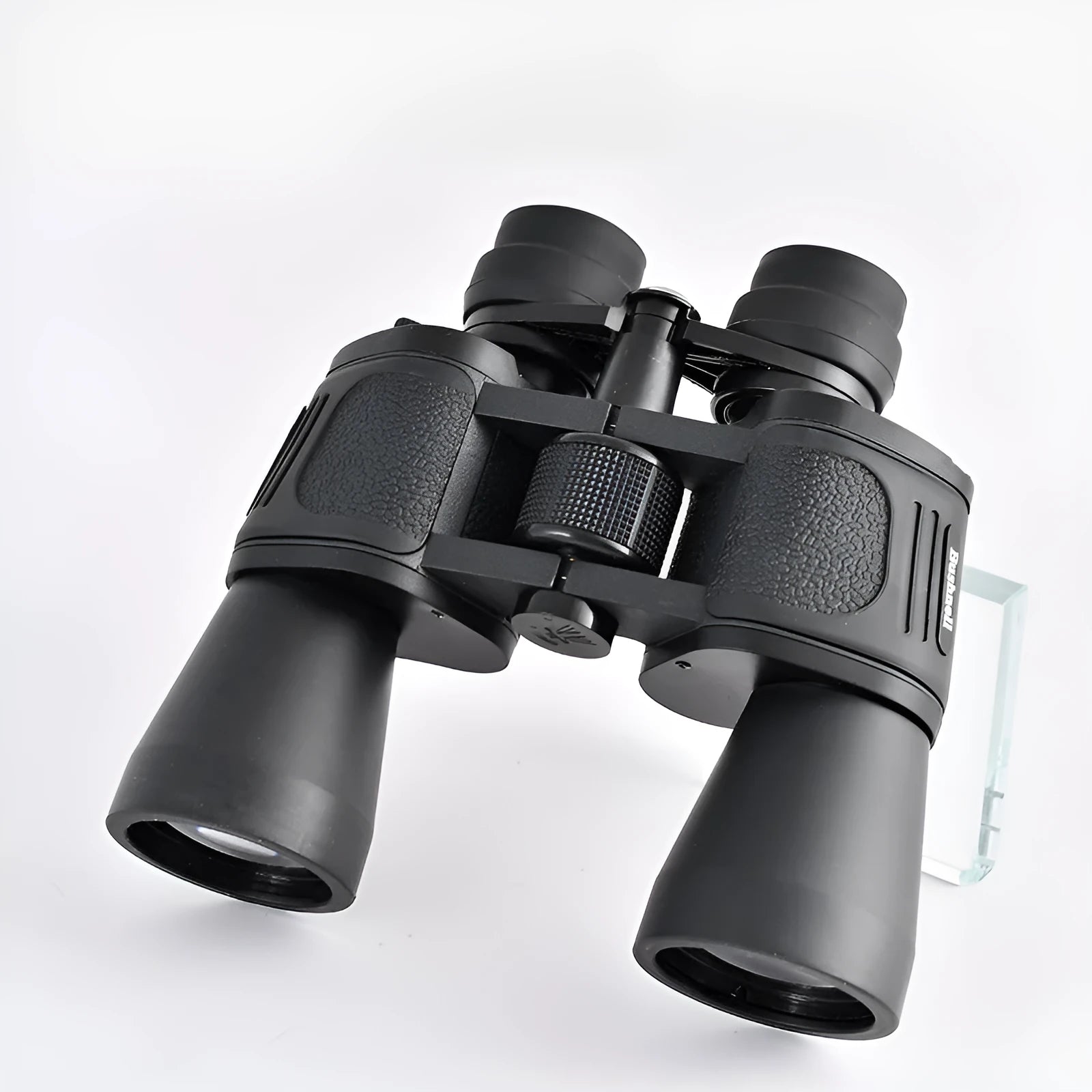 Outdoor binoculars with continuous 20-120x zoom and 100mm objective lens for wildlife observation
