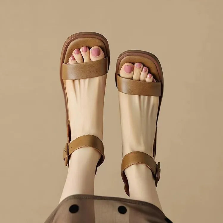 Retro ankle-strap platform high heels in white with round toe and PU upper for women