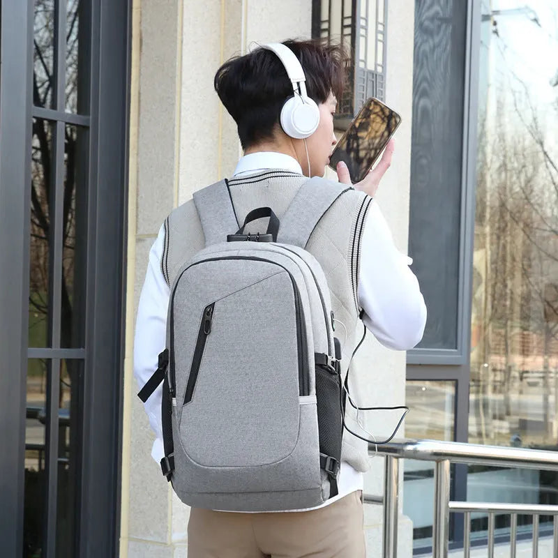 Street trend computer backpack with wear-resistant Oxford cloth construction and 20-35 litre capacity