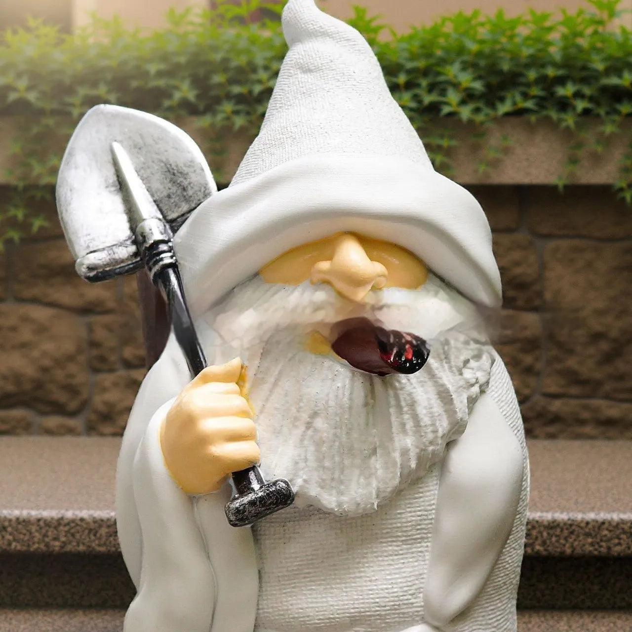 Smoking Shovel Dwarf resin craft ornament for Christmas and Halloween decoration