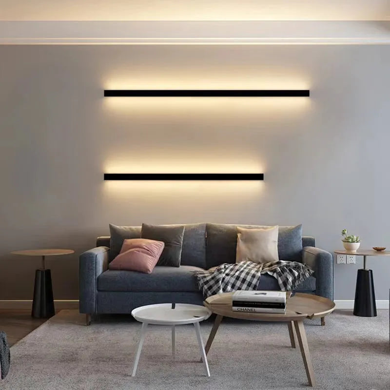 80 cm long black aluminium LED wall lamp with a PC shade and touch control for three colour temperatures.