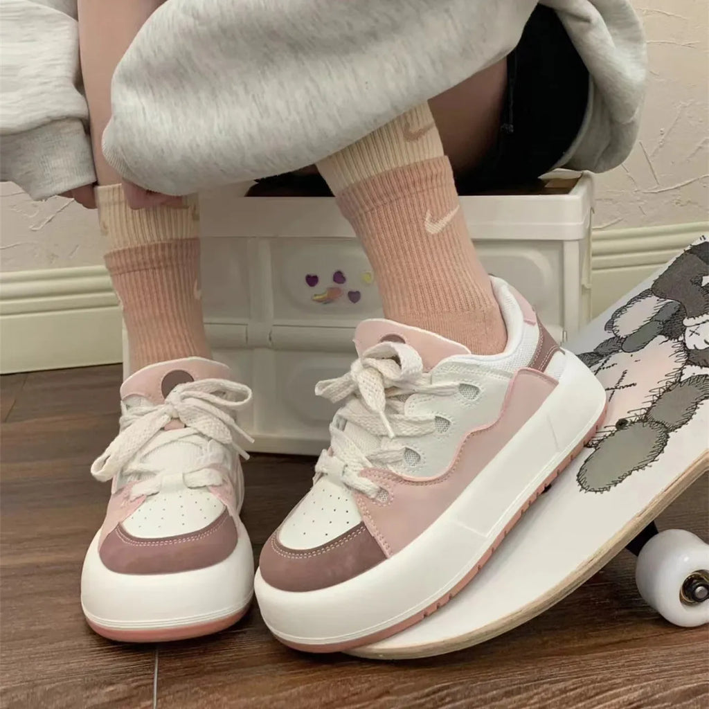 Women's green mesh casual shoes with round toe and flat heel design