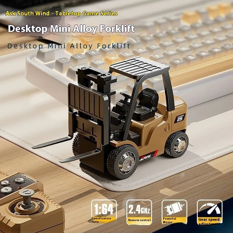 Mini alloy remote control forklift toy with cargo accessories on pallet