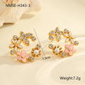 Flower-shaped stud earrings with petal design in electroplated colours on 18K stainless steel