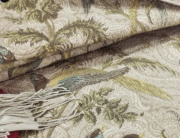 Blue cotton bedspread with American floral and bird pattern, quilted textile measuring 230x250 cm