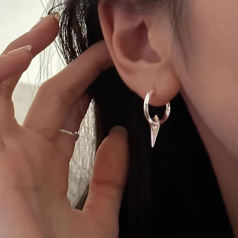 Geometric star ear clip women's earrings with electroplated platinum finish and minority-inspired design