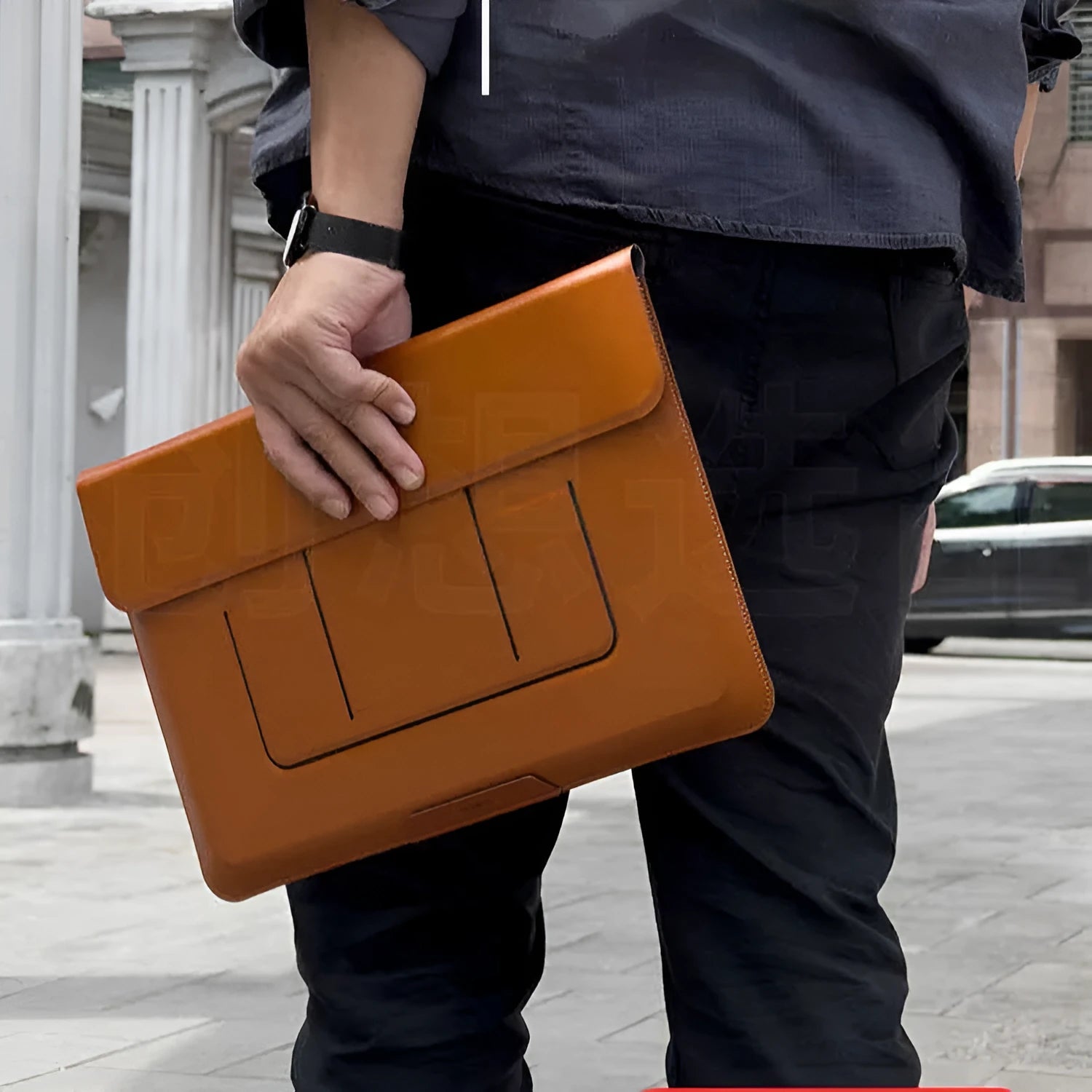 Integrated dual-angle laptop bracket bag for 13.3-inch business notebooks in black and brown