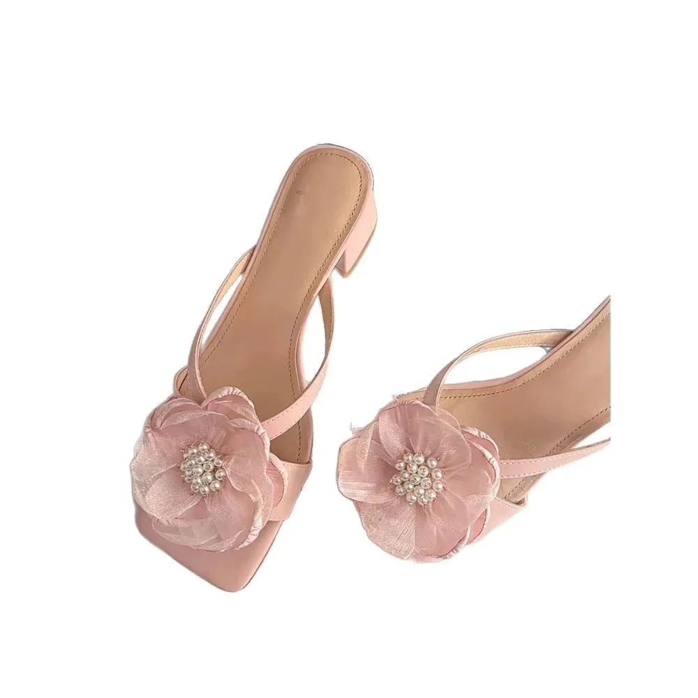 Women's Korean-style sandals with square toe and chunky heel in satin material, cream-white colour option