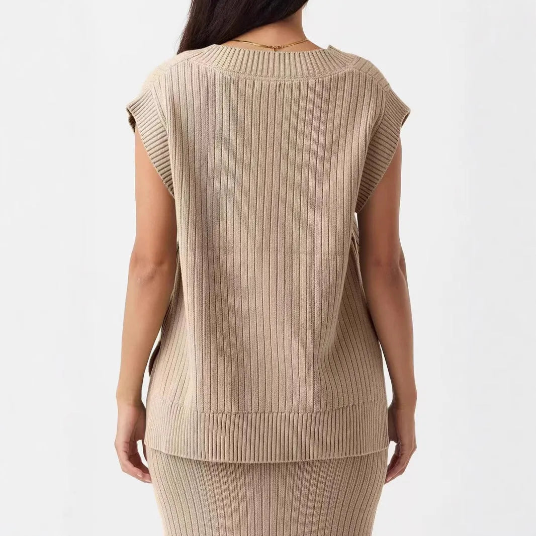 V-neck sleeveless loose pullover vest in striped viscose fabric