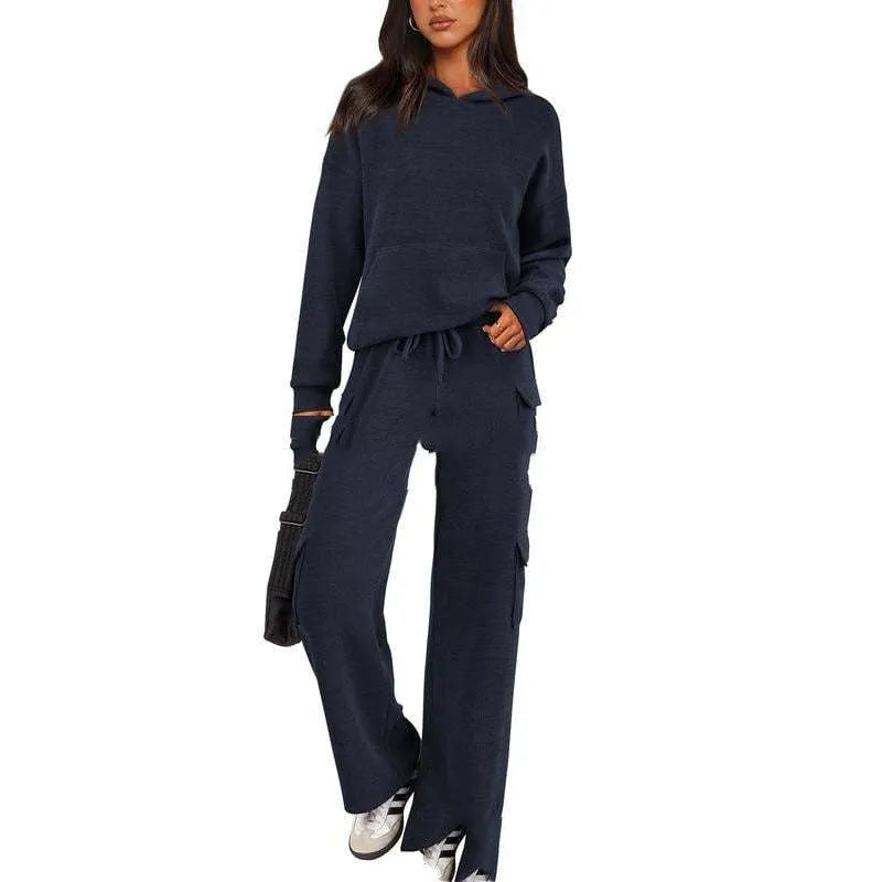 Women's polyester two-piece sports suit leisure set in various colours with regular sleeves and trousers