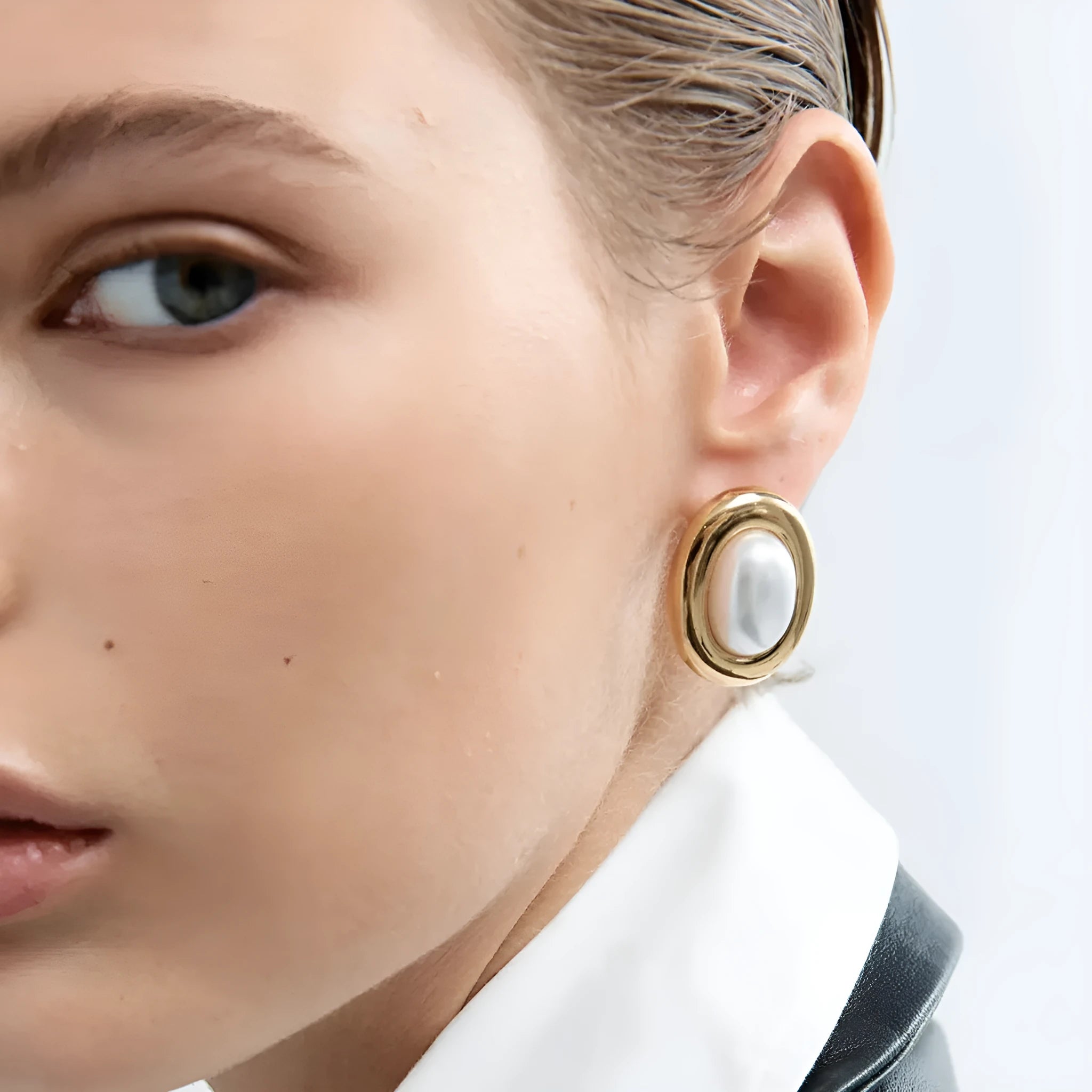 Small stainless steel vintage pearl ear studs for women with a non-fade electroplated finish.