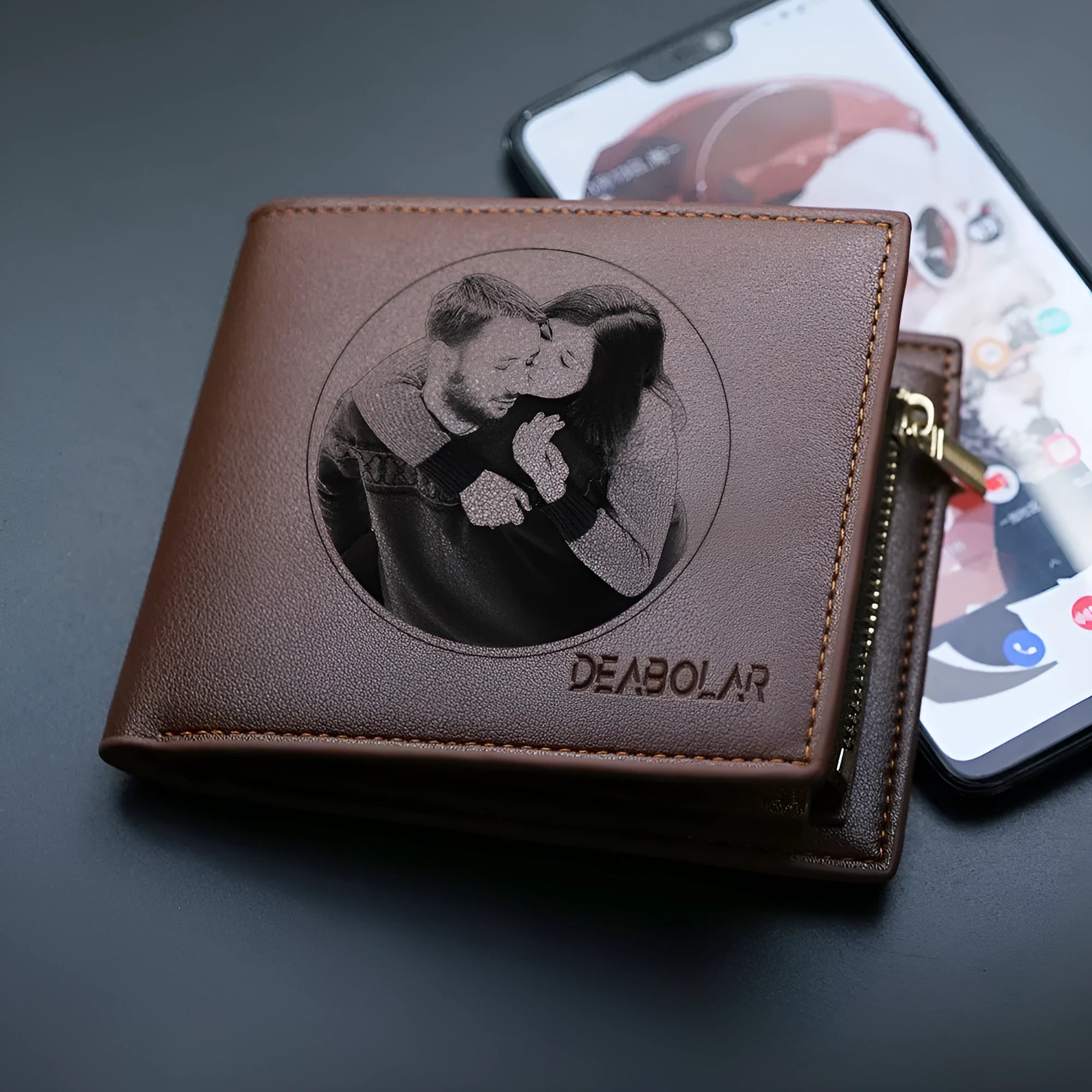 Men's brown leather zip-around wallet with seven compartments measuring 7 cm
