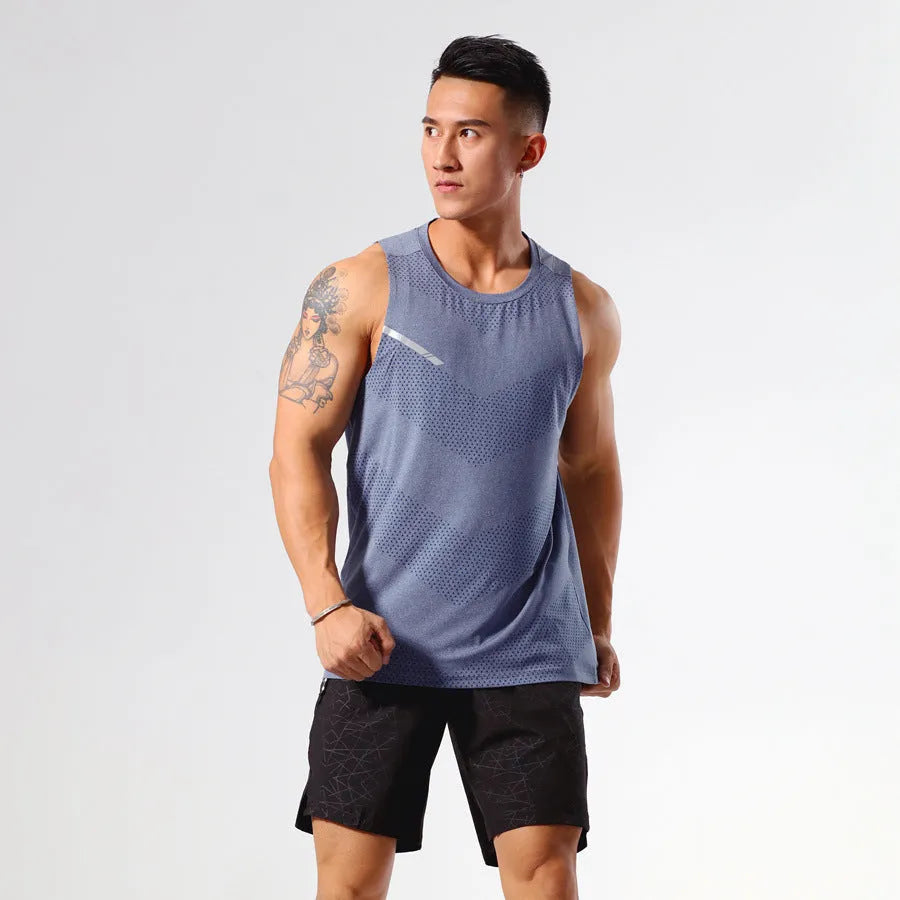 Men's solid colour quick-drying sports top in polyester blend fabric for outdoor summer activities