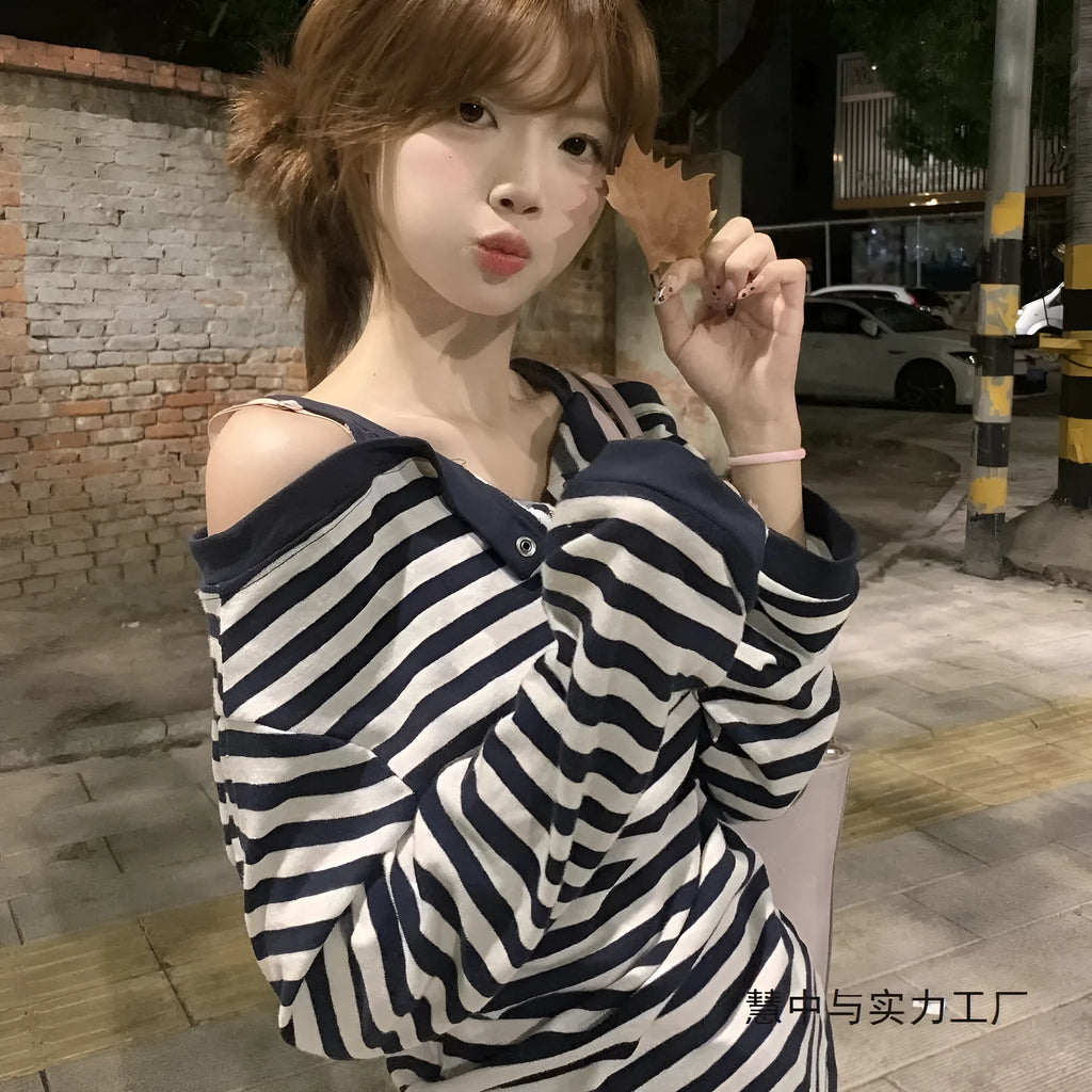 Women's dark blue Korean-style oversized T-shirt with embroidery and stripe pattern detail