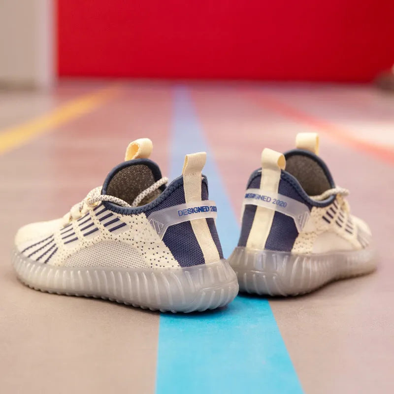 Men's white breathable fabric sports shoes with low-top design and platform heel