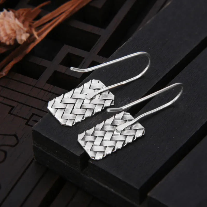 Geometric diamond plaid earrings in 925 silver measuring 17.5mm by 11mm