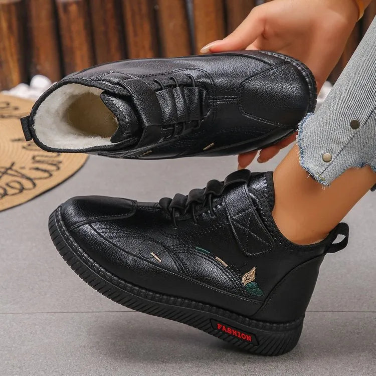 Women's black and red velvet slippers with non-slip rubber soles and hollow-out design