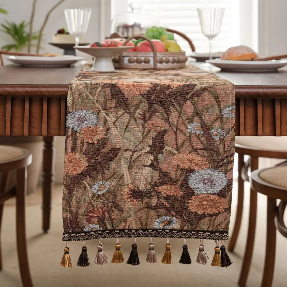 American-style beige jacquard table runner with floral pattern and long tassel trim decoration