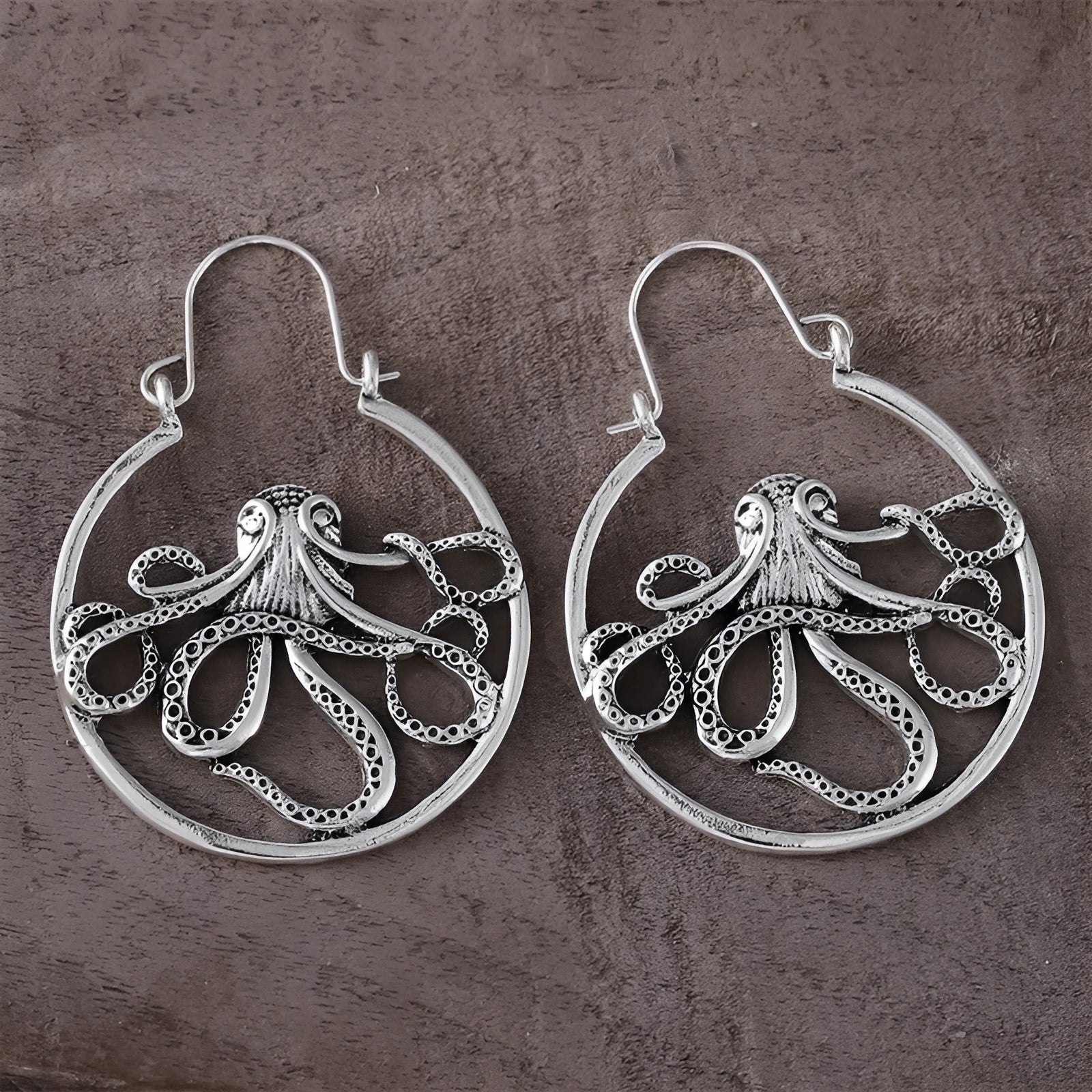 Vintage style octopus earrings in antique silver finish with detailed animal sculpture design