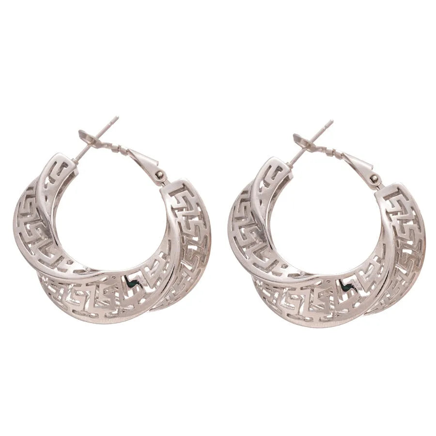 Women's geometric twisted round hollow stud earrings in silver or gold finish