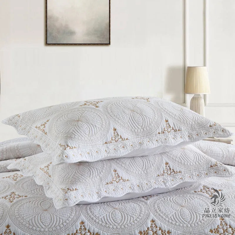 European-style embroidered pure cotton bed cover set with clip sheets design on 1.8m bed
