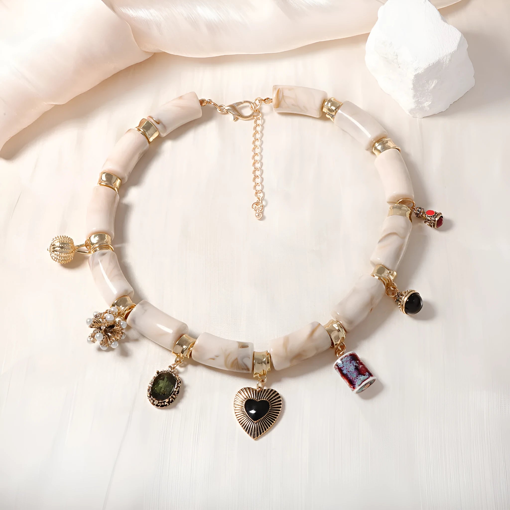 Heart-shaped resin bamboo necklace with electroplated finish in picture colour