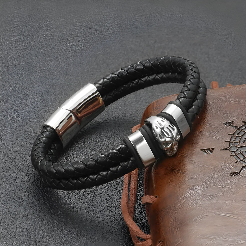 Men's titanium steel skull bracelet in silver with geometric link design