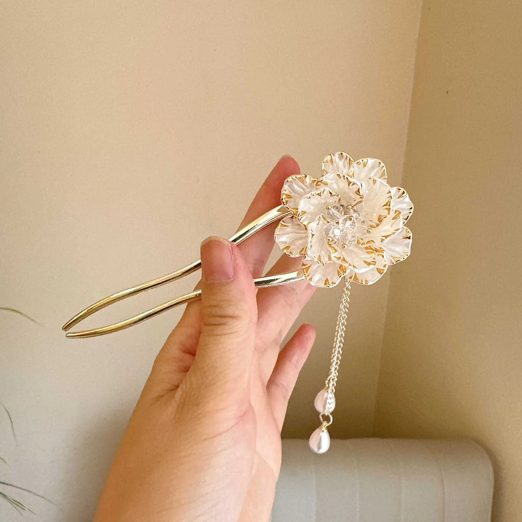 Purple and white retro alloy U-shaped hairpin with peony flower and tassel design.