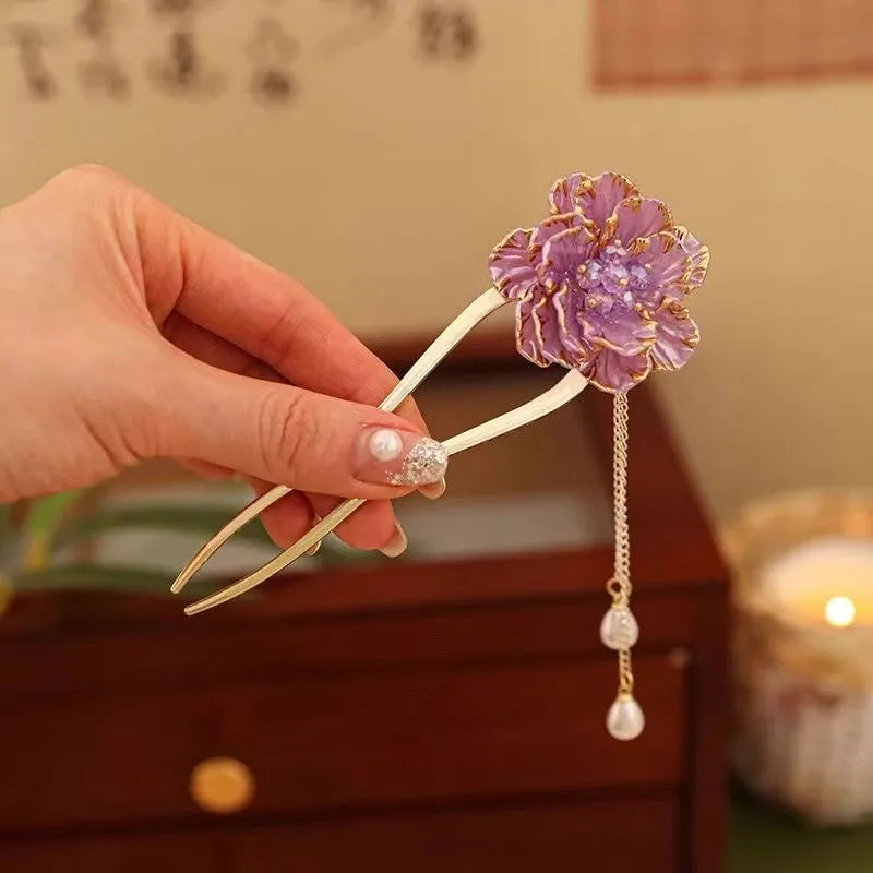Purple and white retro alloy U-shaped hairpin with peony flower and tassel design.