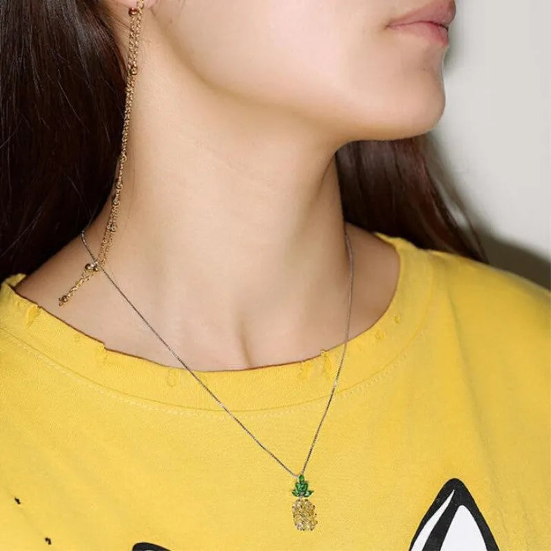 Korean fashion women's necklace with geometric pineapple diamond pendant in silver and copper white gold plating