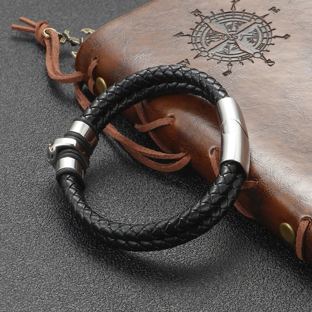 Men's titanium steel skull bracelet in silver with geometric link design