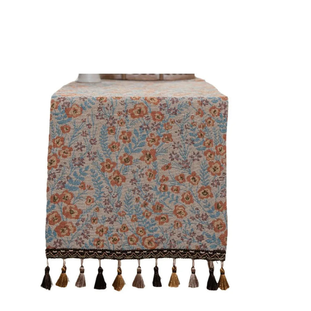American-style beige jacquard table runner with floral pattern and long tassel trim decoration