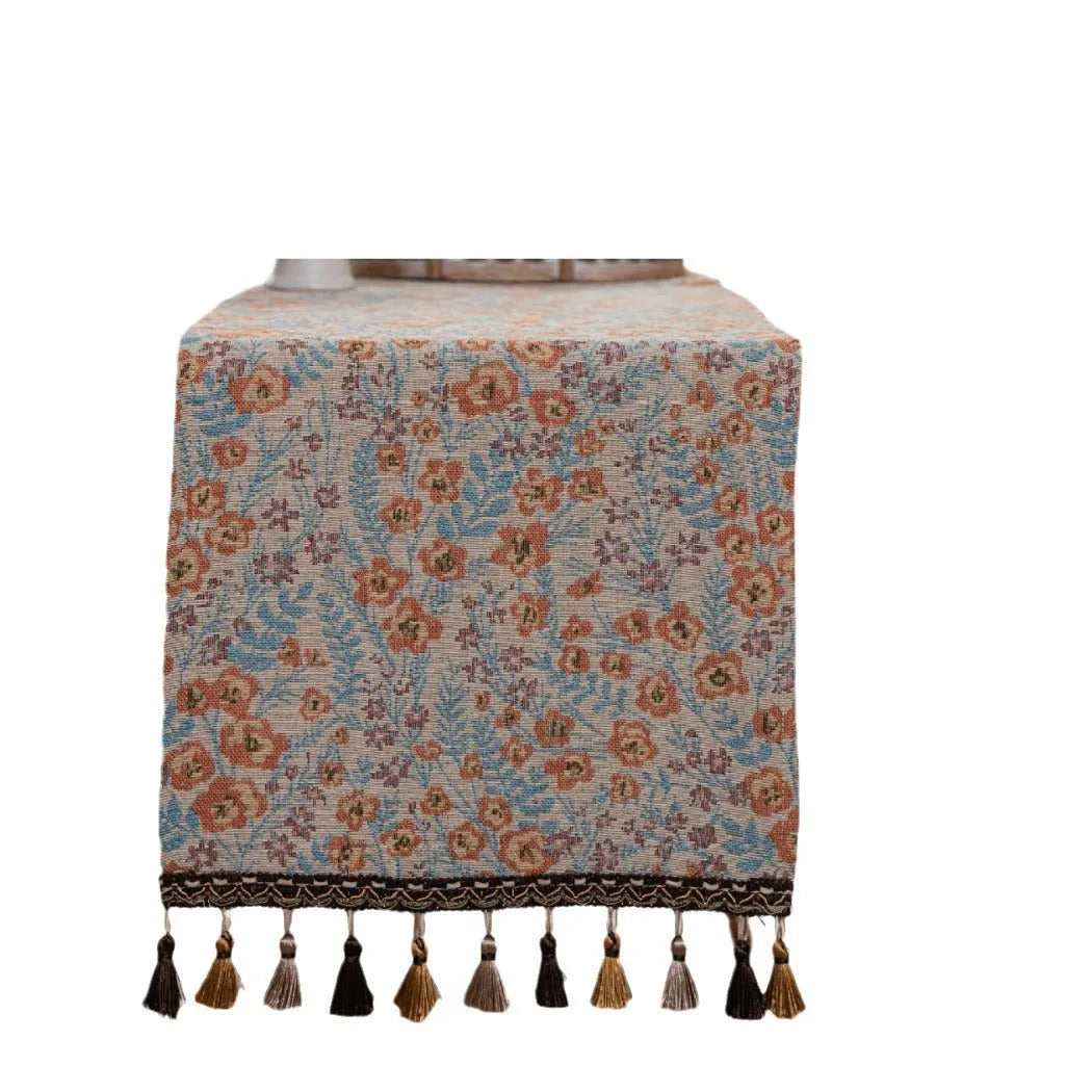 American-style beige jacquard table runner with floral pattern and long tassel trim decoration