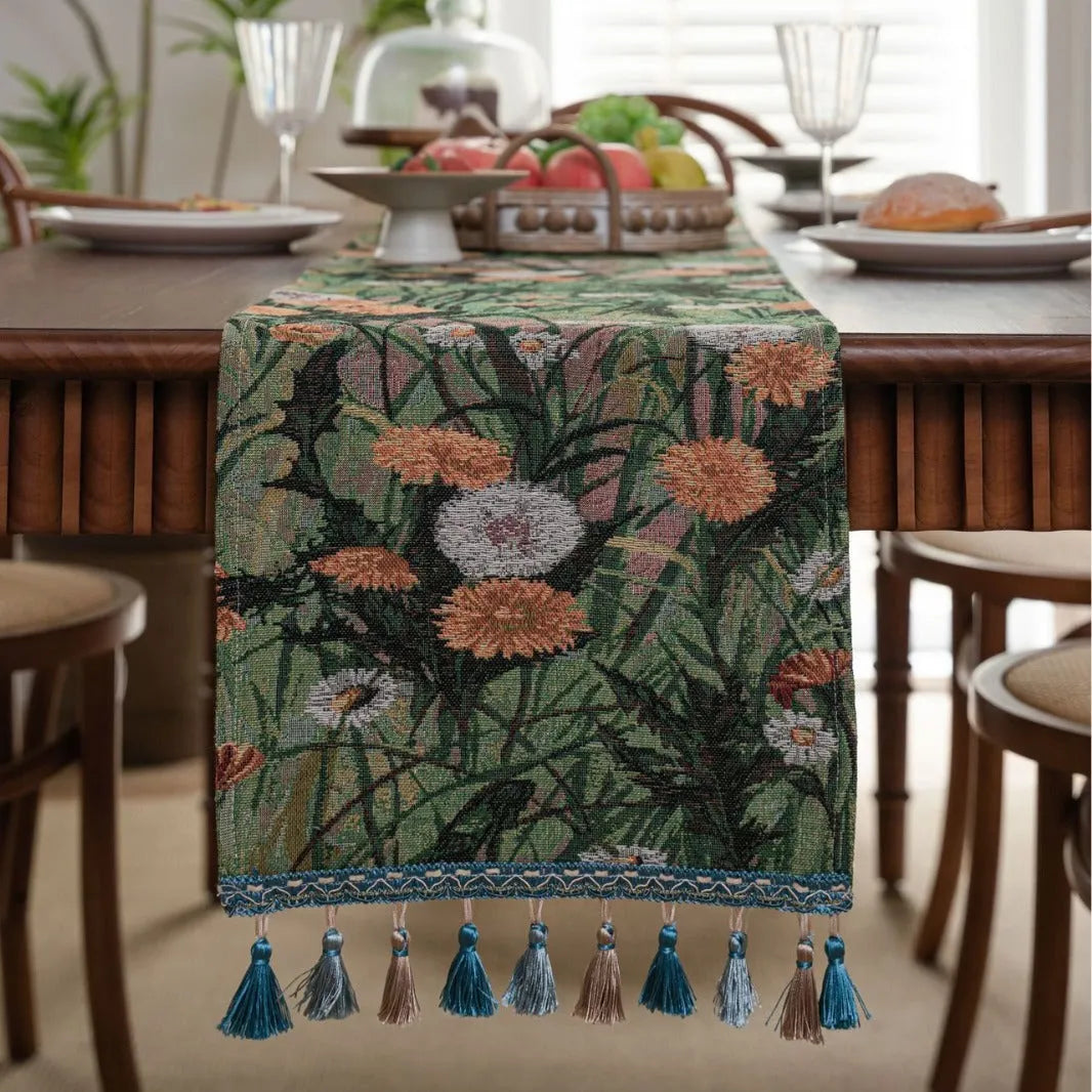 American-style beige jacquard table runner with floral pattern and long tassel trim decoration