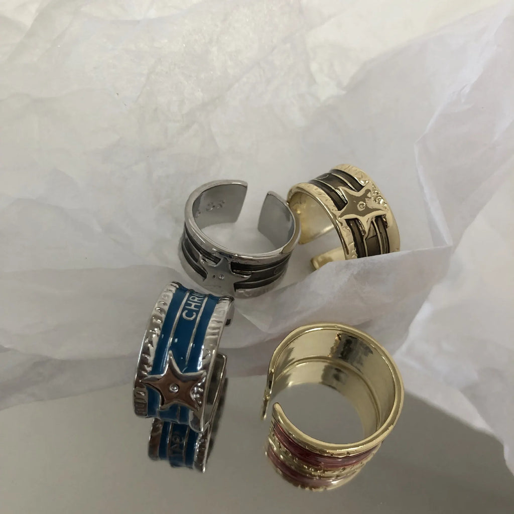 Adjustable copper ring with retro distressed geometry design and lines pattern.