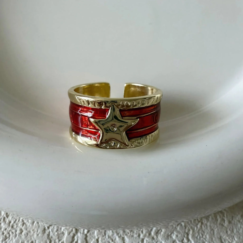 Adjustable copper ring with retro distressed geometry design and lines pattern.