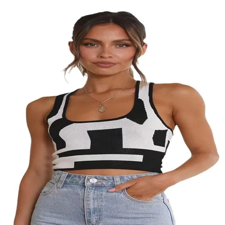 Women's U-collar camisole in contrast colour with street fashion styling