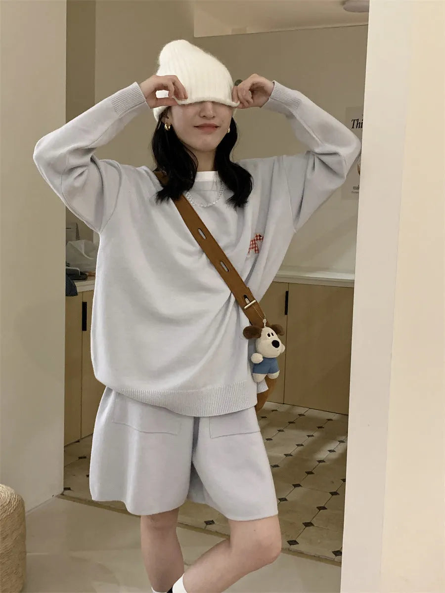 Women's casual knitted sweater shorts suit with animal embroidery pattern in imitation cashmere fabric