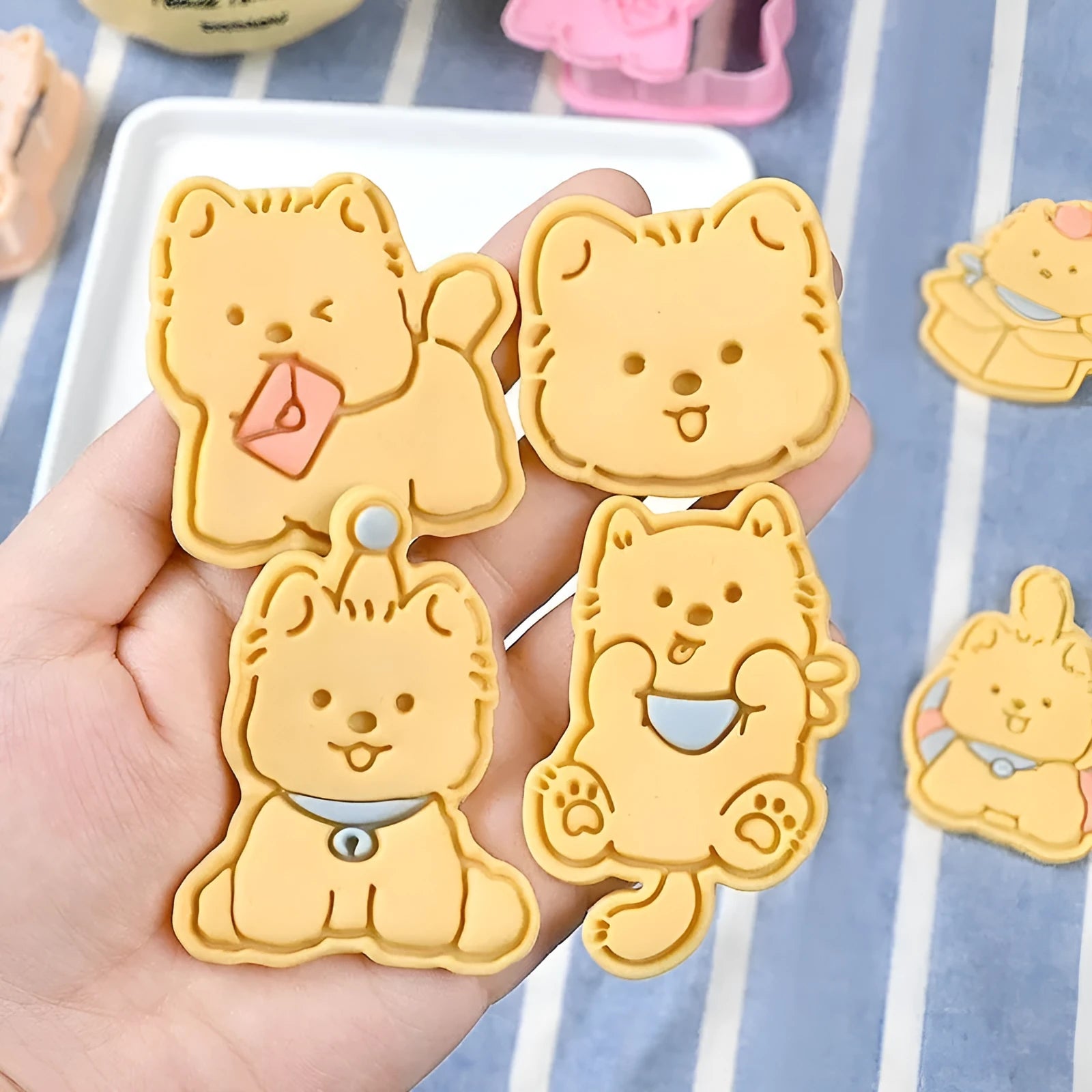 Three-dimensional plastic biscuit mould with puppy cartoon designs for cookie making