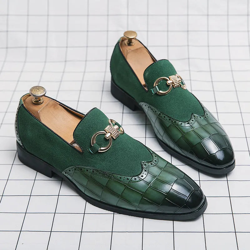 Men's black and green Korean style casual shoes with pointed toe and low-top height on a rubber sole.