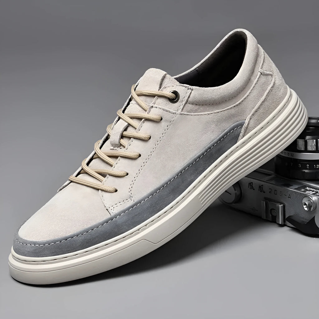 Men's casual skate shoes in pigskin leather with rubber soles and lace-up closure