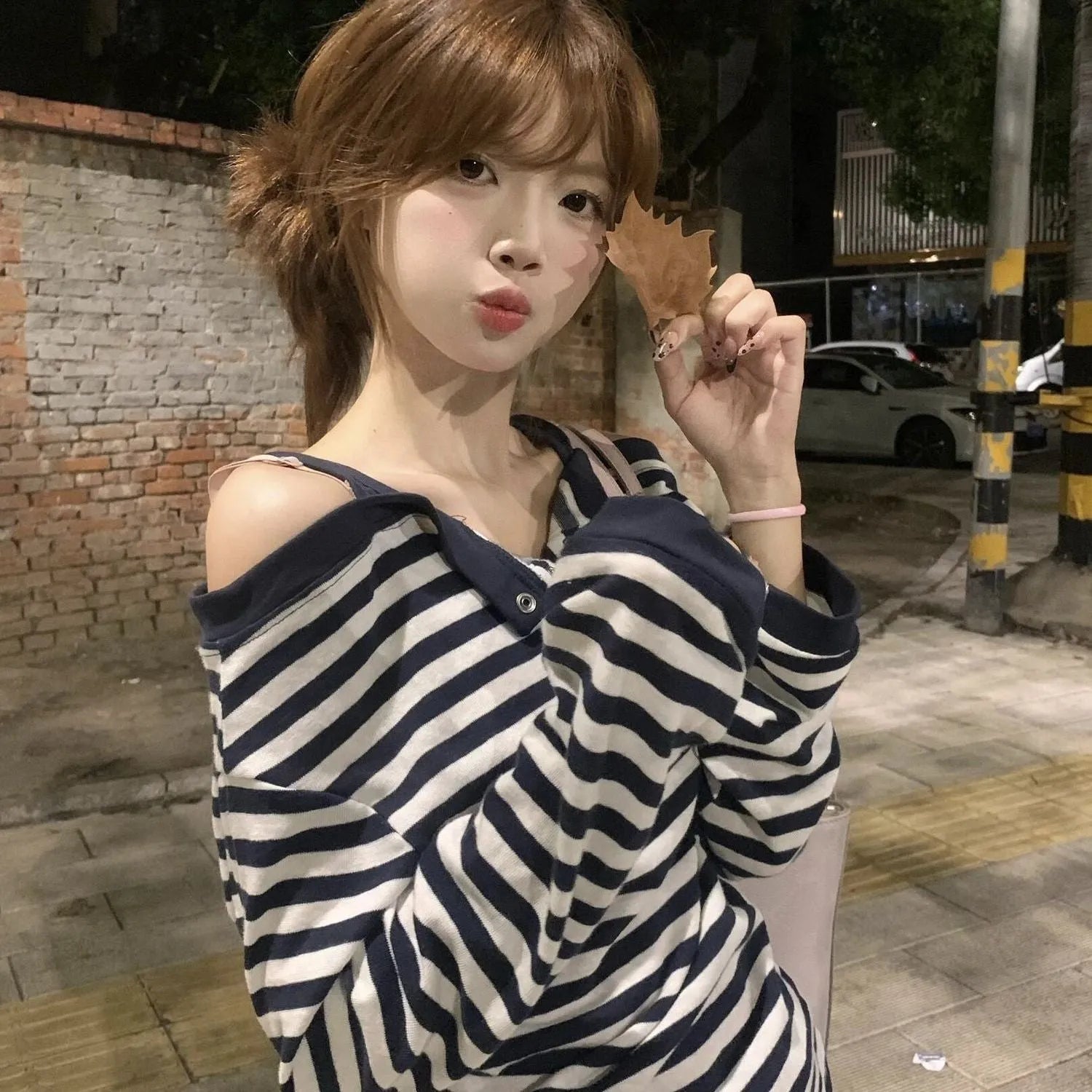 Women's dark blue Korean-style oversized T-shirt with embroidery and stripe pattern detail